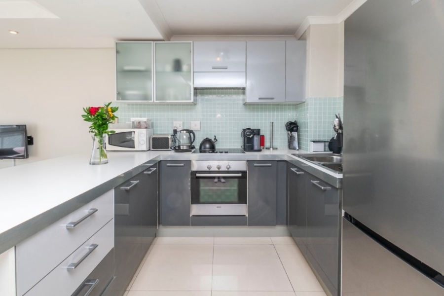 To Let 1 Bedroom Property for Rent in Sea Point Western Cape